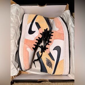 Nike Air Jordan 1 Mid SE 'Flight Club'